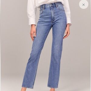 Abercrombie & Fitch - Ultra High Rise Ankle Straight Jean